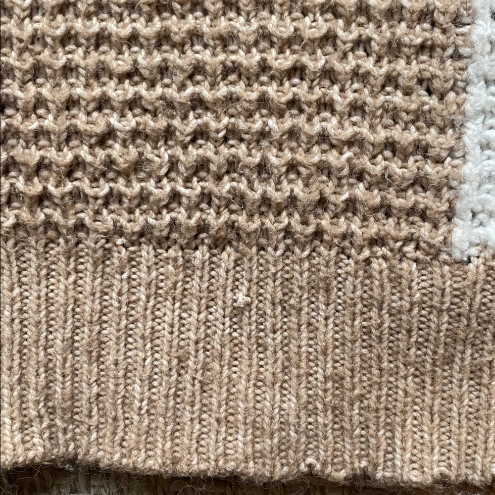 Color block sweater - Picture 5 of 9
